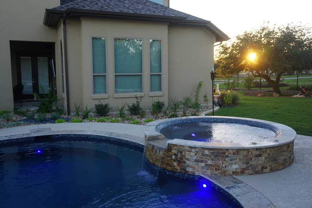 Renovate your Austin TX Swimming Pool with a Spa!
